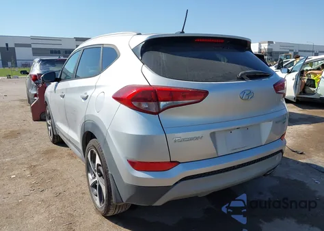 2017 Hyundai Tucson Sport z USA, uszkodzony, nr VIN KM8J3CA25HU353699